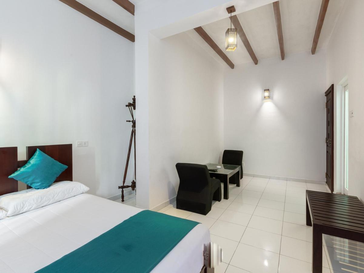 Royal Mount Hotel Дехивала-Маунт-Лавиния Экстерьер фото